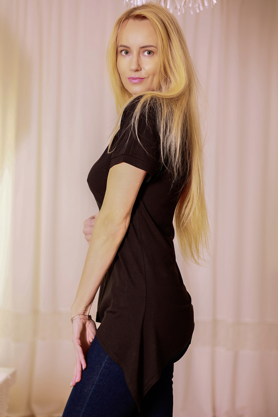 Aria Bluzka Mirale – wiskoza, asymetryczna, dekolt V - czarny