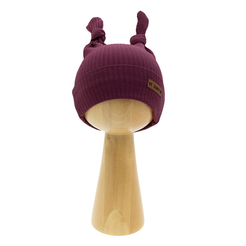 217054 Alisa Czapka Nicol bawełniana – burgundowa z supełkami