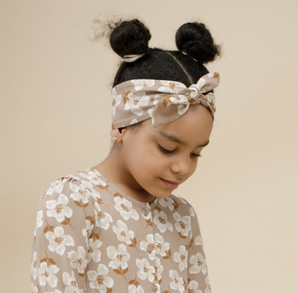 Tres Bien Opaska dziewczęca Pinokio - beżowy kwiaty