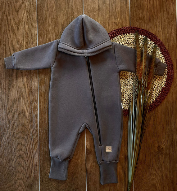 Kombinezon dresowy KS117 mus czekoladowy – bez stópek, Mamatti