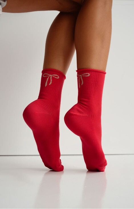 0200-193 Skarpetki damskie z kokardką Milena czerwone–bawełniane prążkowane