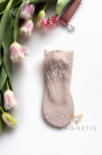 Skarpetki koronkowe damskie GC-251134 Magnetis – kwiatowy wzór, bawełniana podeszwa light pink