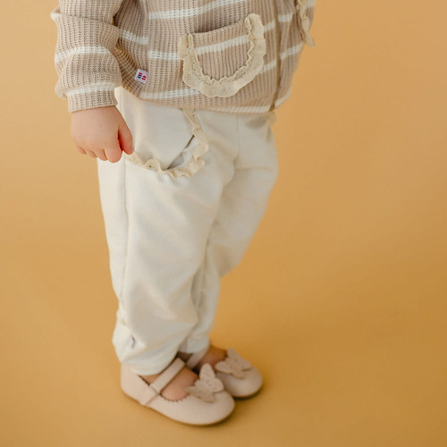 Meadow Spodnie dresowe z falbanką Eevi- ecru