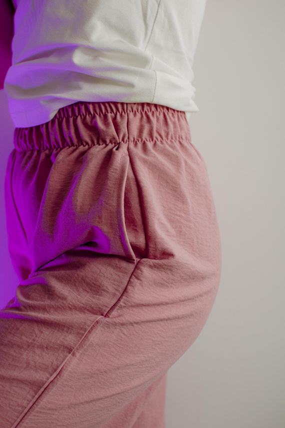 Maeve 875 Spodnie piżamowe damskie De Lafense – długie, gładkie, z kieszeniami - różowy