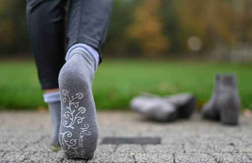 D-051 Skarpety damskie Lady Socks Frotte ABS Bratex - szary melanż