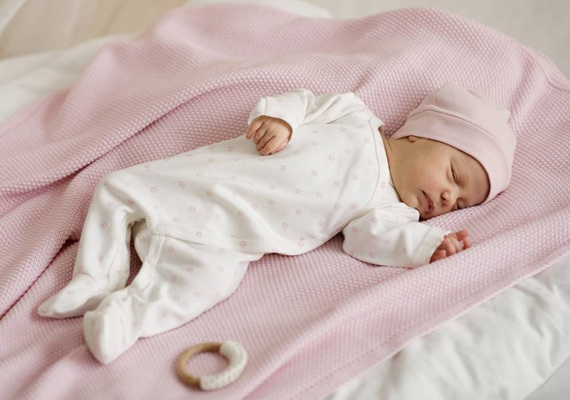 Lovely Day Pajac niemowlęcy wiązany Pinokio - rose ecru