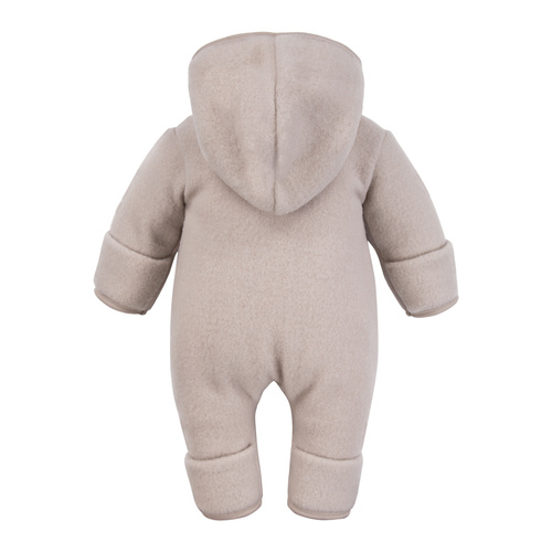 Kombinezon niemowlęcy z wełny merino Eevi – beżowy, miękki i oddychający