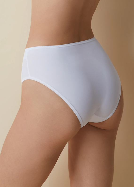 Mariluz figi z wysokim stanem białe – modelujące figi optycznie wyszczuplające sylwetkę