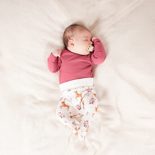 216009 Lala Półśpioch niemowlęcy Nicol – 100% bawełna, druk w sarenki i różyczki