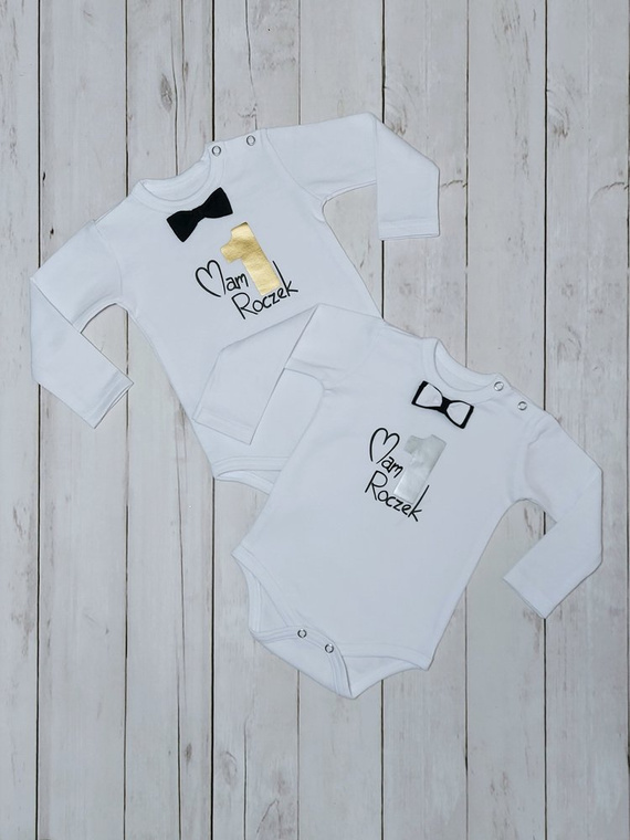 "Roczek" Body z długim rękawem dla chłopca Bambarillo - biało- złote