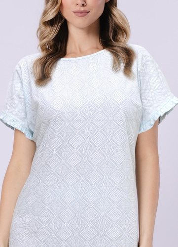 Koszula nocna damska 1730 Clea Leveza miętowa | 100% bawełna | Orientalny print, krótki rękaw z falbanką, długość przed kolanoć przed kolano Skład: 100% bawełna