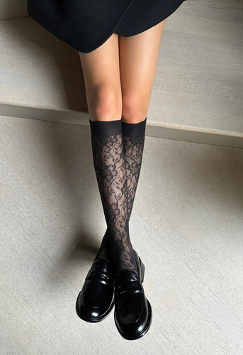 Podkolanówki Bellarosa Veneziana  nero– ażurowe, kwiatowe, ultralekkie i eleganckie, maksymalny komfort bez ucisku