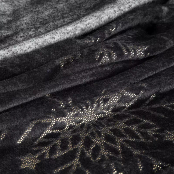 Koc świąteczny Eurofirany czarny złoty śnieżynki– miękka narzuta z mikrofibry, 240 g/m²