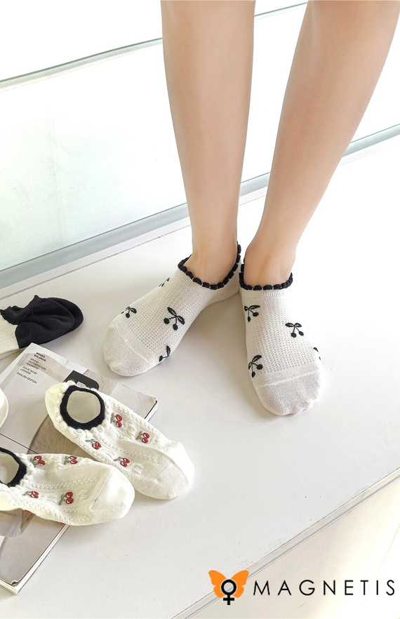 CO241113 Wiśnie Stopki Damskie Magnetis - 3 biały czarny