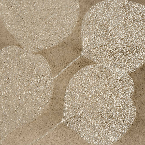 Ginko 2 Koc narzuta z mikrofibry z błyszczącym nadrukiem liści Eurofirany miodowy