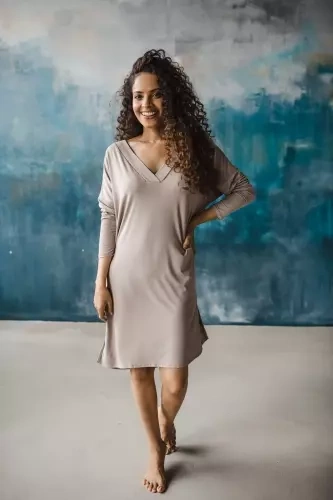 Moon bambusowa koszula nocna ciążowa i do karmienia długi rękaw Milk&Love beż