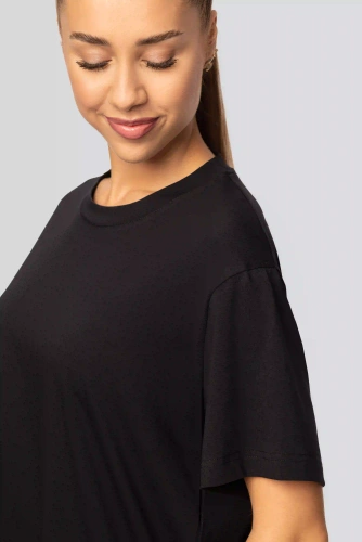 Koszulka bawełniana damska Urban czarna– Krótki rękaw, klasyczny krój, modna z rozcięciami | Wysoka jakość materiału, elastyczność