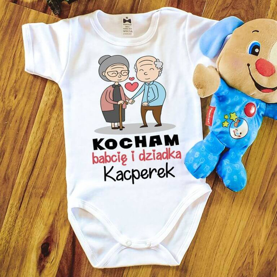 "KOCHAM babcię i dziadka z imieniem" Body krótki rękaw Moocha biały
