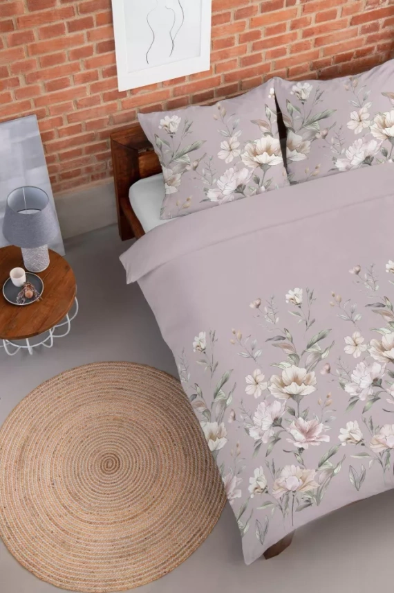 5636 B Pościel flanelowa Pastel Flowers Detexpol liliowa w kwiaty pudrowo-różowe– ciepła, miękka i elegancka
