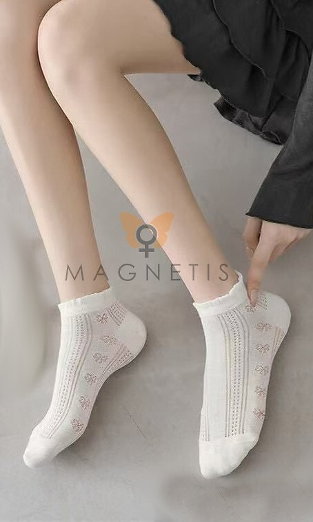 Stopki bawełniane damskie Magnetis CC-251102 ecru – miękkie, elastyczne