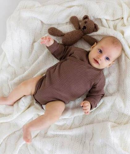 03252C "Bamboo Muslin Choco" Body dzidziuś rozpinane muślinowe Makoma