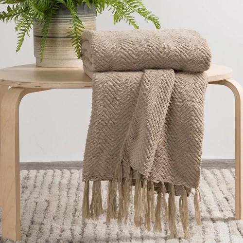 Milo Koc narzuta z frędzlami Eurofirany beżowy