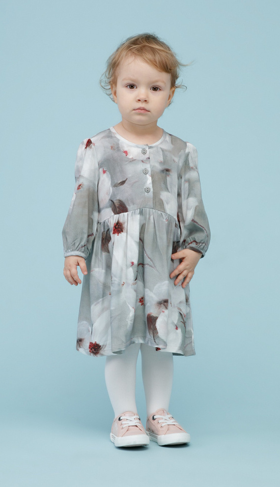 Tres Bien Sukienka z długim rękawem Pinokio - szare kwiaty 