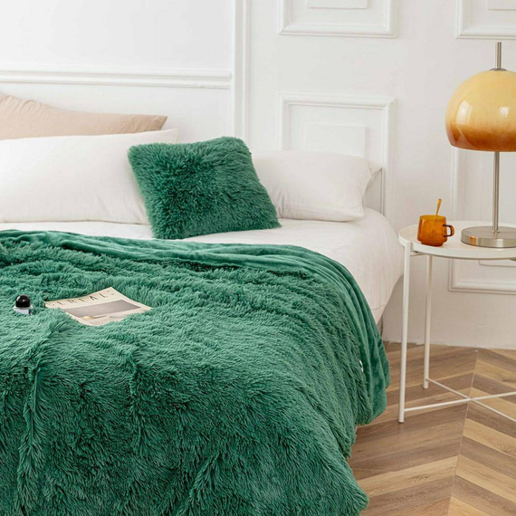 Yeti Koc narzuta włochacz futrzak fotelówka Spod Igły i Nitki pudrowy