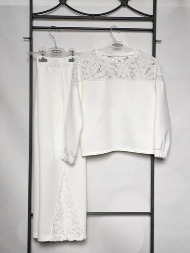 Komplet Eliza Bambarillo śmietankowy z koronką dla nastolatek