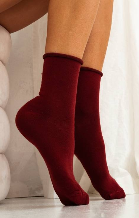 Fit bezuciskowe gładkie Skarpety damskie Milena - bordowe