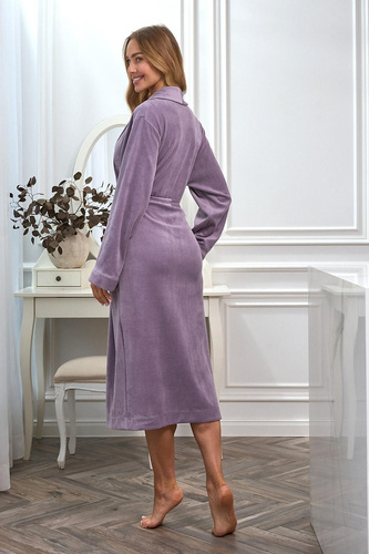 Szlafrok damski długi 2620 L&L welurowy z kołnierzem szalowym i kieszeniami- ametyst