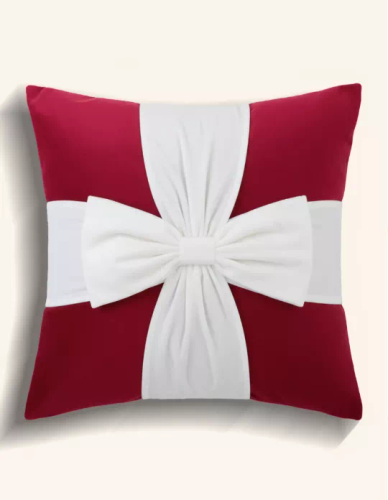 Christmas Bow Poszewka świąteczna BN23  Spod Igły i Nitki – biała z bordową kokardą, velvet/aksamit