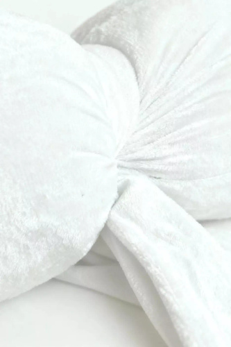 Poduszka świąteczna Kokarda 40x23 Spod Igły i Nitki – biała poduszka z weluru velvet, certyfikat Oeko-Tex