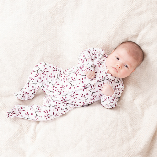 217031 Alisa Pajac bawełniany Nicol dla niemowląt – wzór kwiatowy