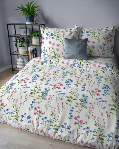 5634 A Pościel flanelowa Pastel Flowers Detexpol biała w polne kwiaty niebiesko-różowe– ciepła, miękka i elegancka