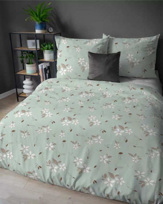 5632 B Pościel flanelowa Pastel Flowers Detexpol miętowa w białe kwiaty i liście- ciepła, miękka i elegancka