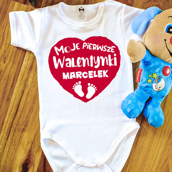 SKU N070 "Moje pierwsze Walentynki+ imię" Body krótki rękaw Moocha biały