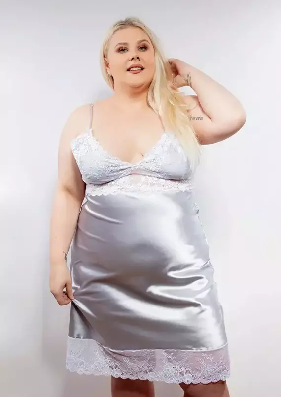 Harper Plus Size Satynowa halka, wąskie ramiączko DKaren srebrny 