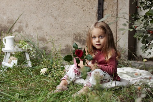 10218DD "ROSES" Spodnie niemowlęce Makoma druk 